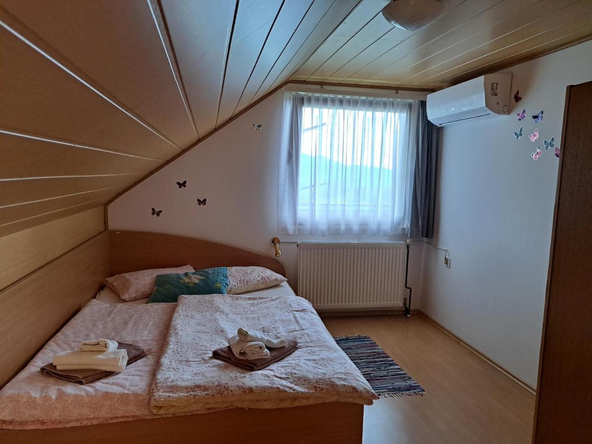 Villa Getaway "At The Three Lights" Sevnica Exterior foto