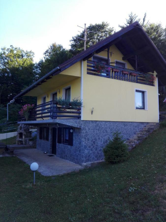 Villa Getaway "At The Three Lights" Sevnica Exterior foto